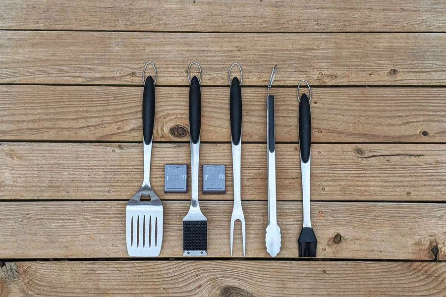 Slow 'N Sear Deluxe Tool Set