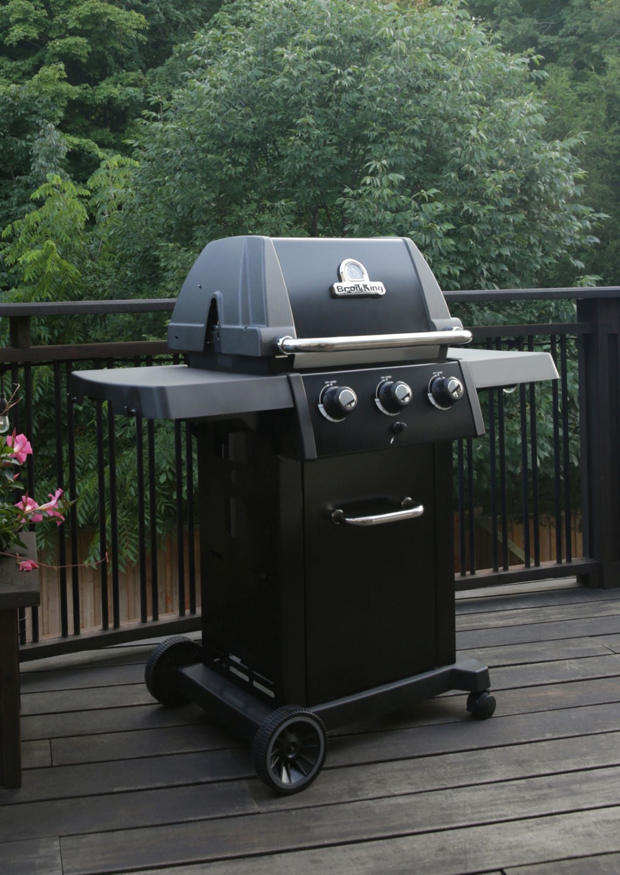 Broil King Royal 320 Shadow